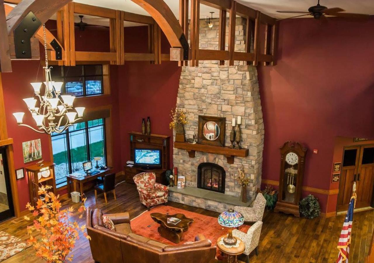 Timberlake Lodge Grand Rapids Exterior foto